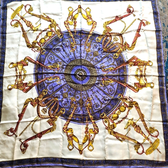 Trussardi silk scarf has transferred dyed blue - Picture 3 of 11